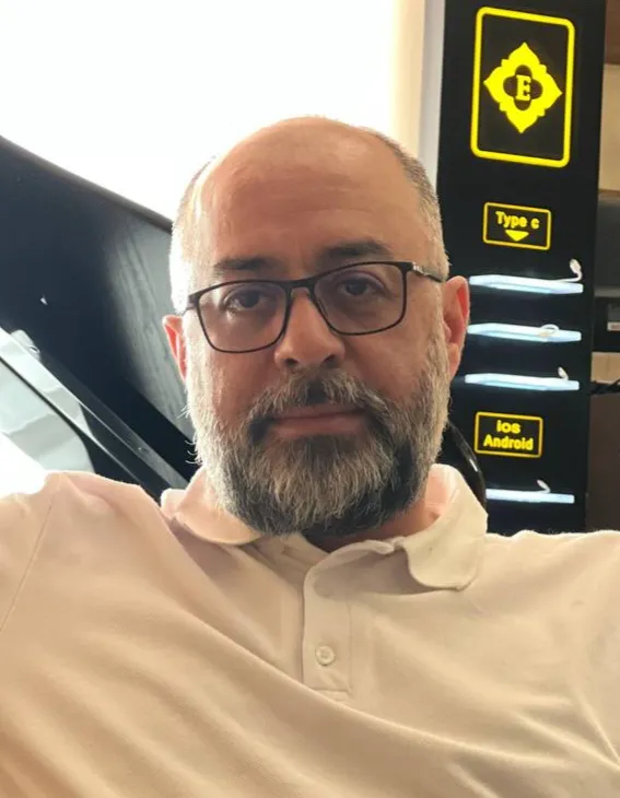 هادی حسینی